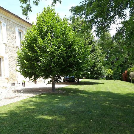 La Gentilhommiere Bed & Breakfast Saint-Aubin-de-Branne ภายนอก รูปภาพ