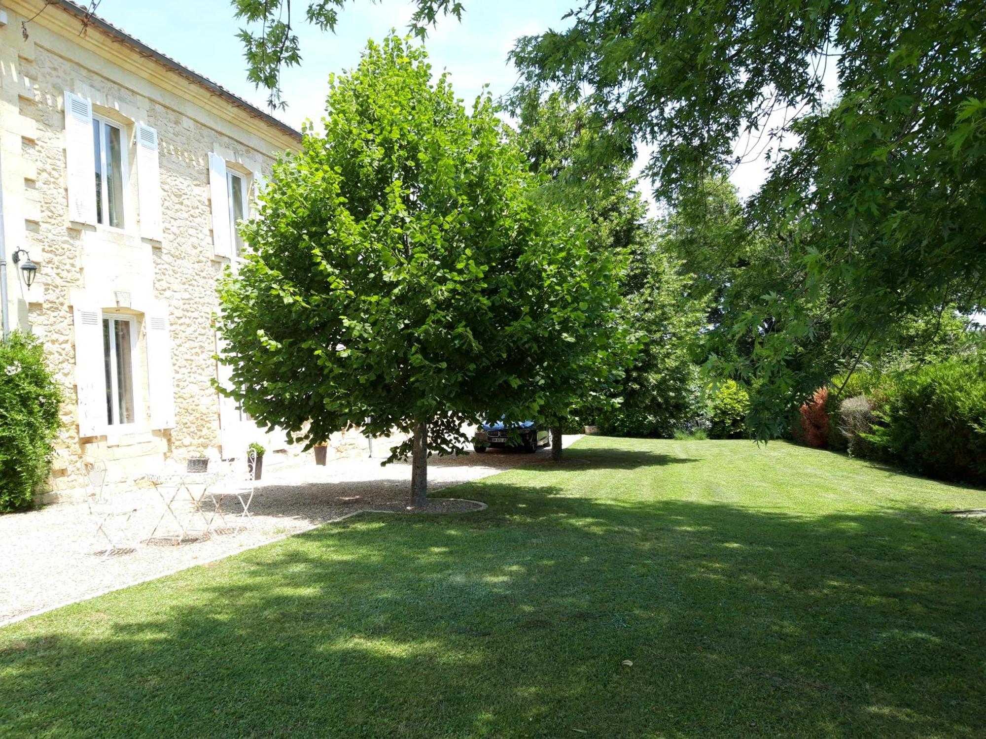 La Gentilhommiere Bed & Breakfast Saint-Aubin-de-Branne ภายนอก รูปภาพ